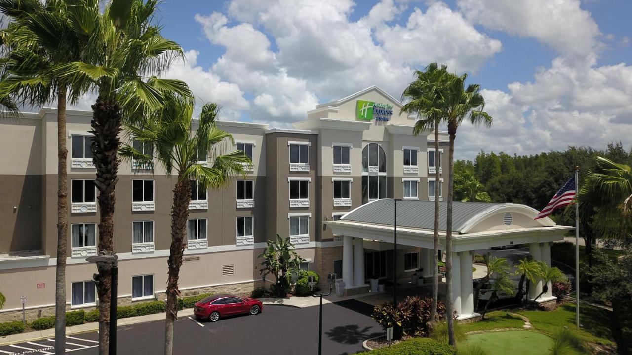 Holiday Inn Express And Suites Tampa I-75 At Bruce B. Downs By Ihg Bagian luar foto