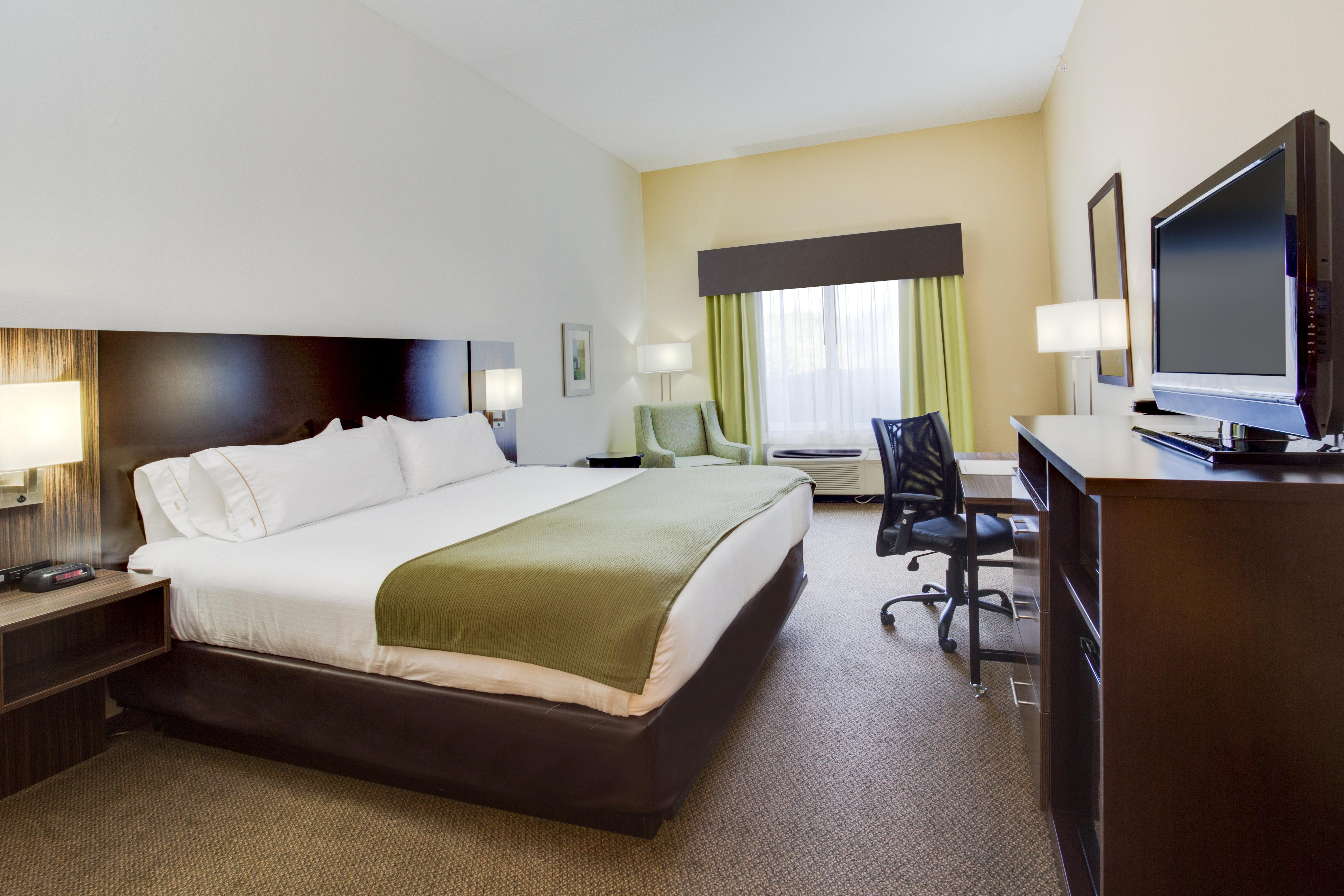 Holiday Inn Express And Suites Tampa I-75 At Bruce B. Downs By Ihg Bagian luar foto