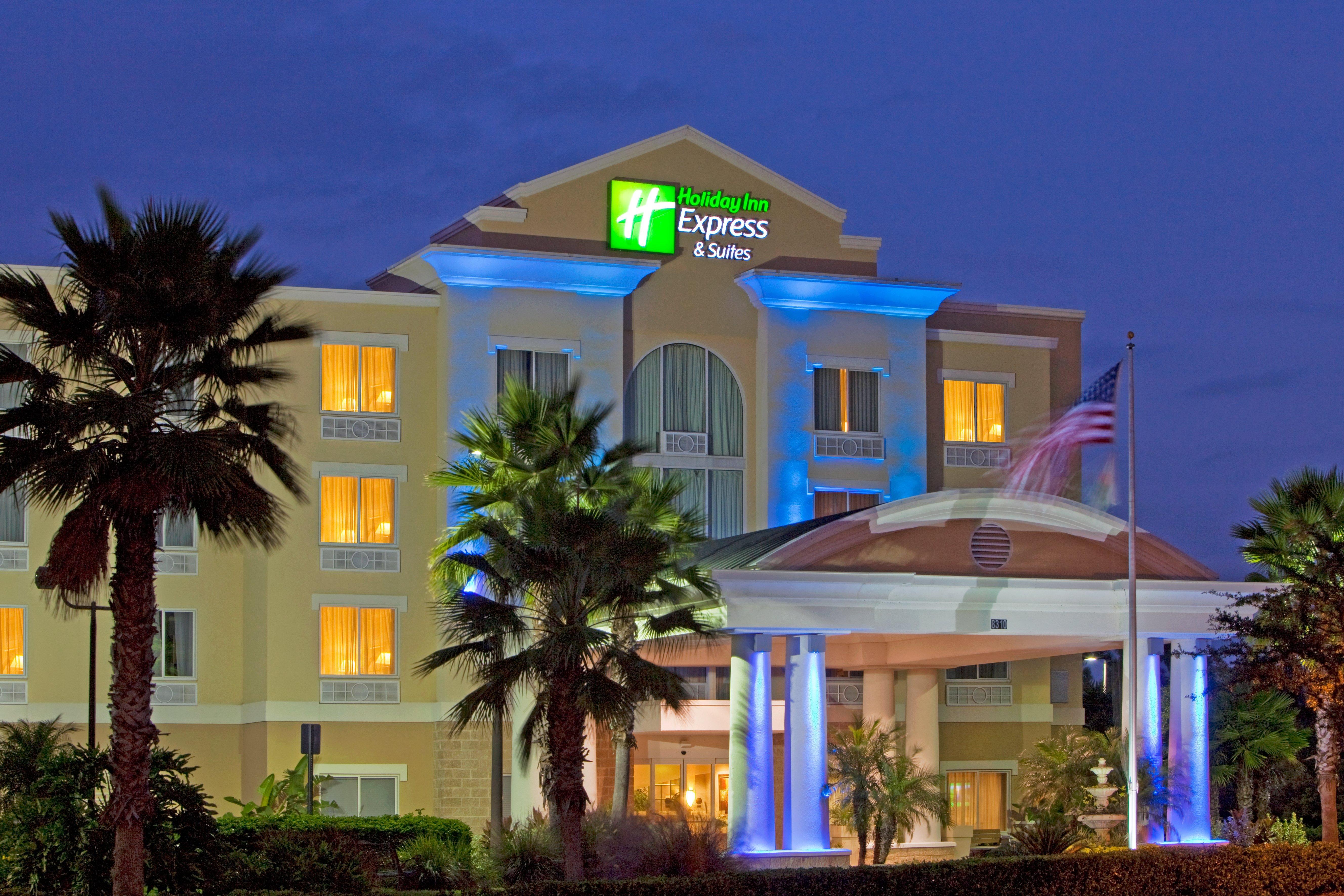 Holiday Inn Express And Suites Tampa I-75 At Bruce B. Downs By Ihg Bagian luar foto