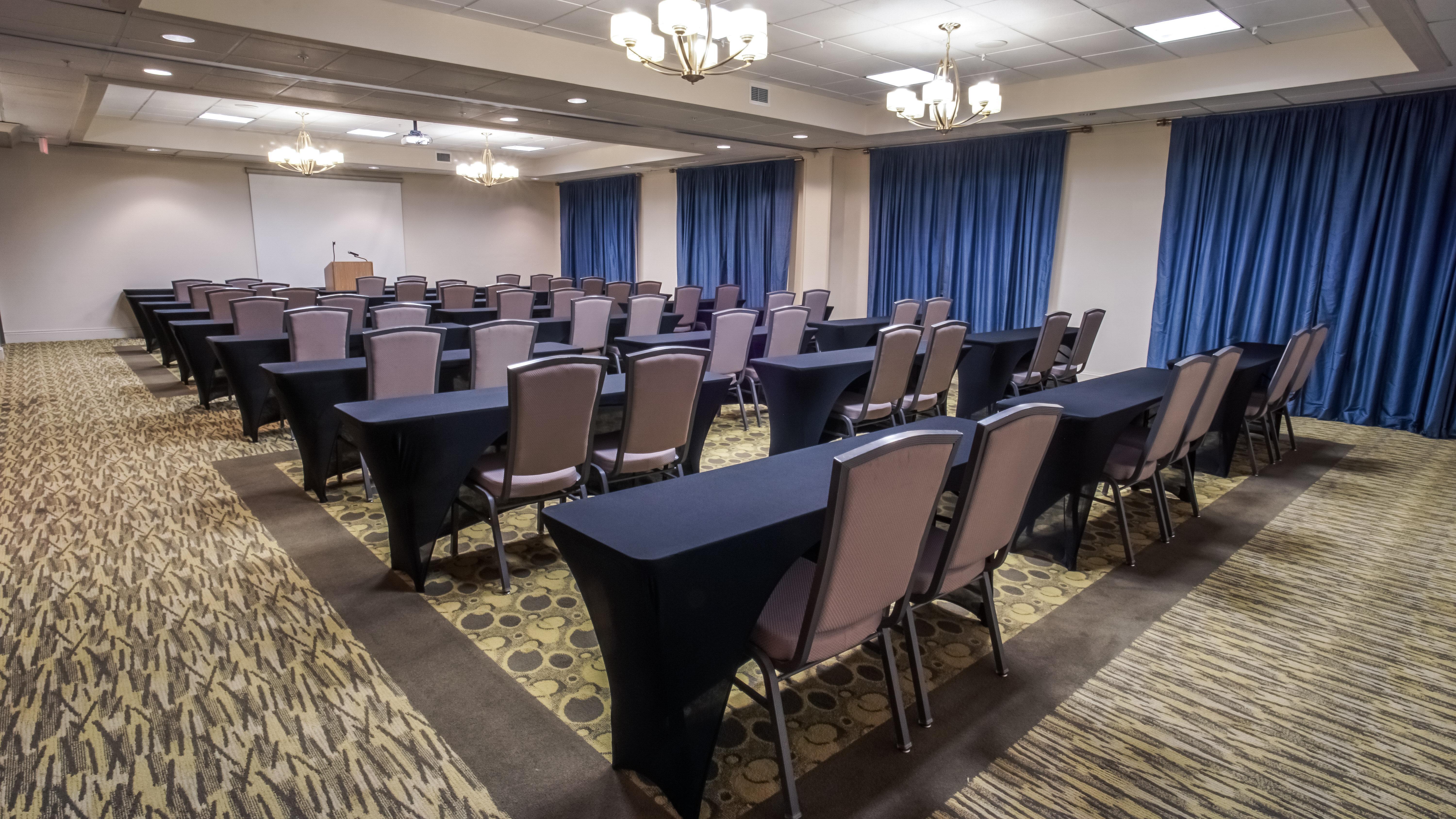 Holiday Inn Express And Suites Tampa I-75 At Bruce B. Downs By Ihg Bagian luar foto